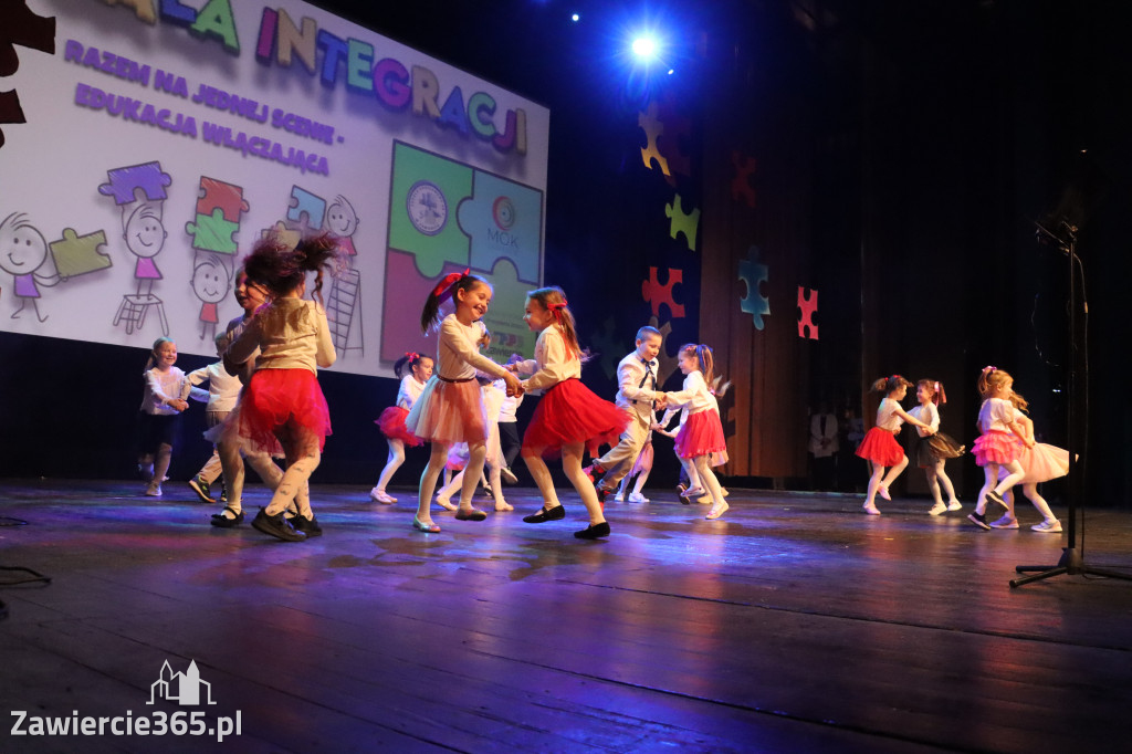 Fotorelacja I: GALA INTEGRACJI zorganizowana przez Szkoła Podstawowa nr 4 w Zawierciu