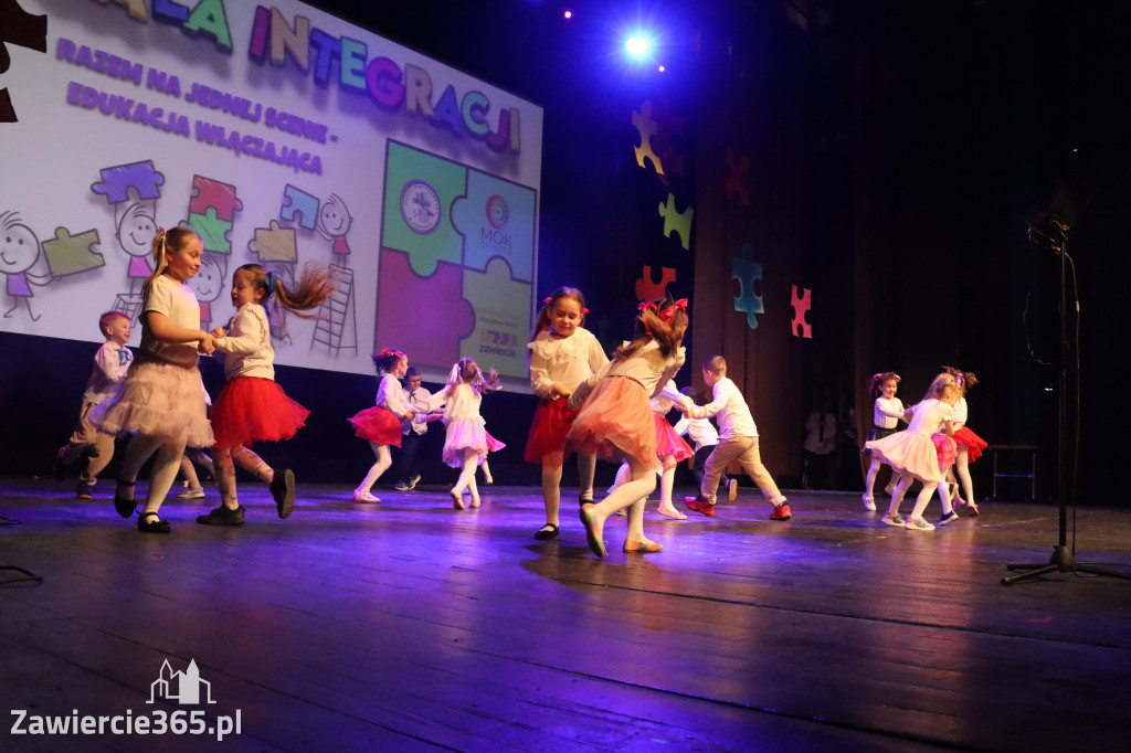 Fotorelacja I: GALA INTEGRACJI zorganizowana przez Szkoła Podstawowa nr 4 w Zawierciu