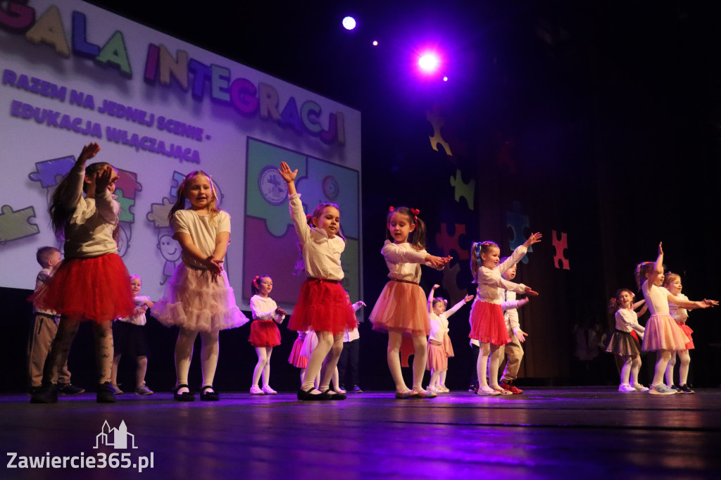Fotorelacja I: GALA INTEGRACJI zorganizowana przez Szkoła Podstawowa nr 4 w Zawierciu