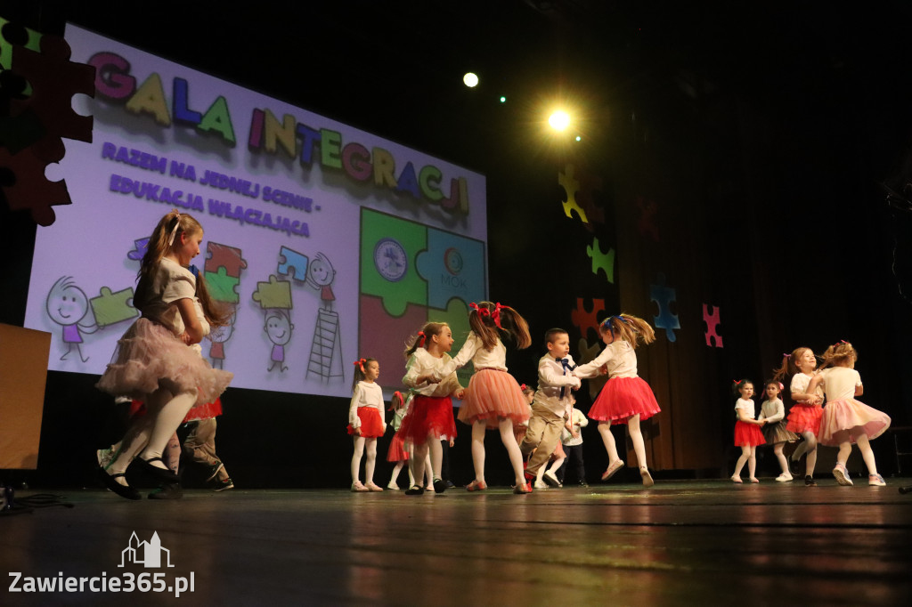Fotorelacja I: GALA INTEGRACJI zorganizowana przez Szkoła Podstawowa nr 4 w Zawierciu