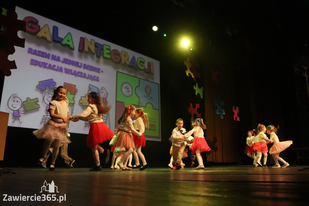 Fotorelacja I: GALA INTEGRACJI zorganizowana przez Szkoła Podstawowa nr 4 w Zawierciu