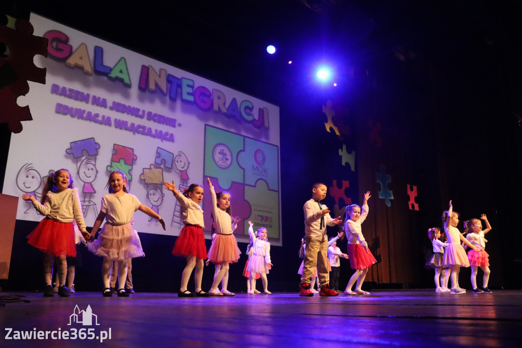 Fotorelacja I: GALA INTEGRACJI zorganizowana przez Szkoła Podstawowa nr 4 w Zawierciu
