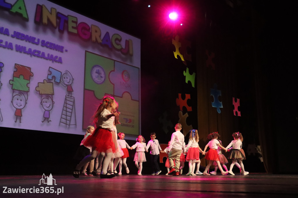 Fotorelacja I: GALA INTEGRACJI zorganizowana przez Szkoła Podstawowa nr 4 w Zawierciu