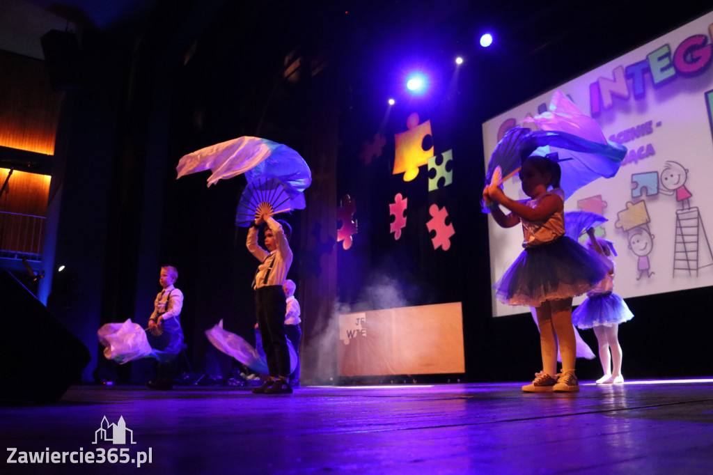 Fotorelacja I: GALA INTEGRACJI zorganizowana przez Szkoła Podstawowa nr 4 w Zawierciu