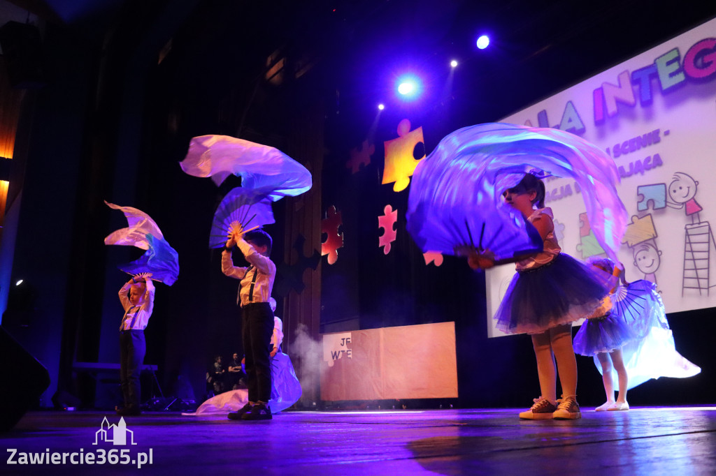 Fotorelacja I: GALA INTEGRACJI zorganizowana przez Szkoła Podstawowa nr 4 w Zawierciu