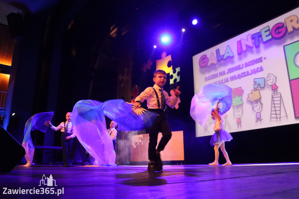 Fotorelacja I: GALA INTEGRACJI zorganizowana przez Szkoła Podstawowa nr 4 w Zawierciu