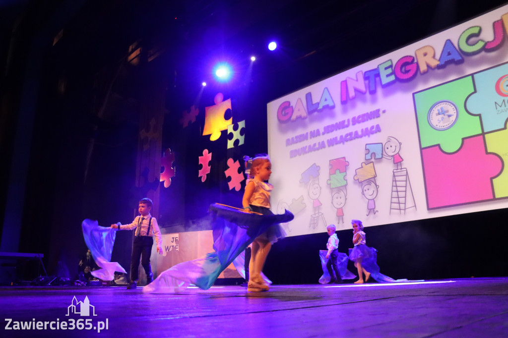 Fotorelacja I: GALA INTEGRACJI zorganizowana przez Szkoła Podstawowa nr 4 w Zawierciu