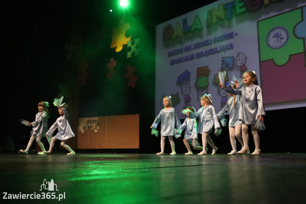 Fotorelacja I: GALA INTEGRACJI zorganizowana przez Szkoła Podstawowa nr 4 w Zawierciu