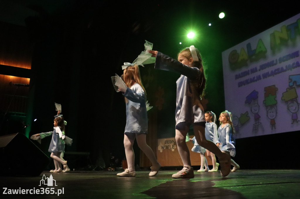 Fotorelacja I: GALA INTEGRACJI zorganizowana przez Szkoła Podstawowa nr 4 w Zawierciu