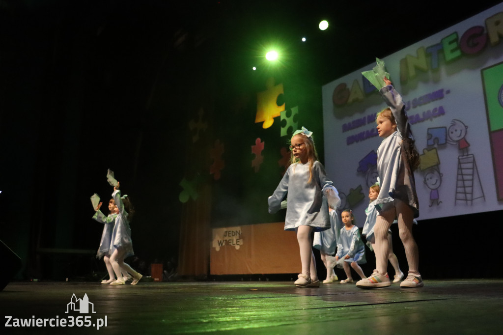 Fotorelacja I: GALA INTEGRACJI zorganizowana przez Szkoła Podstawowa nr 4 w Zawierciu