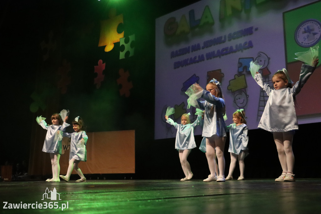 Fotorelacja I: GALA INTEGRACJI zorganizowana przez Szkoła Podstawowa nr 4 w Zawierciu