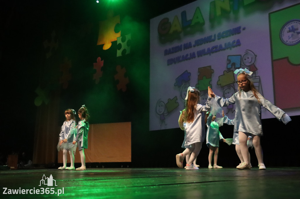 Fotorelacja I: GALA INTEGRACJI zorganizowana przez Szkoła Podstawowa nr 4 w Zawierciu