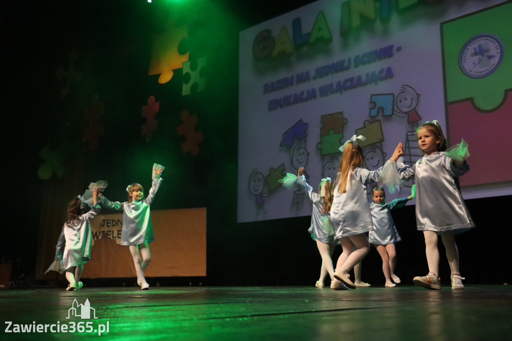 Fotorelacja I: GALA INTEGRACJI zorganizowana przez Szkoła Podstawowa nr 4 w Zawierciu