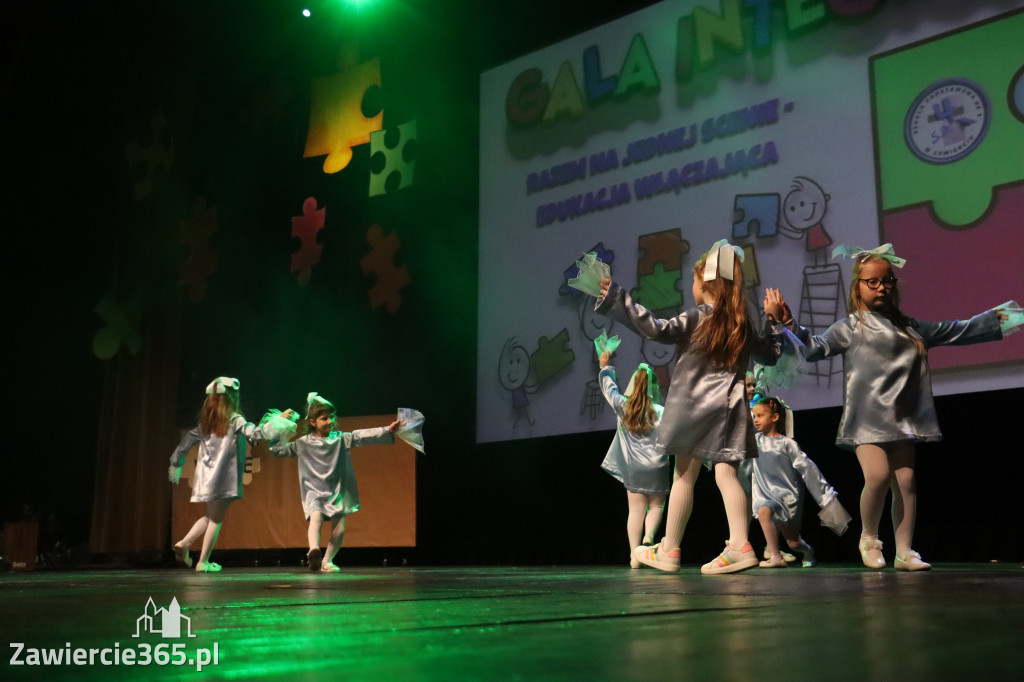 Fotorelacja I: GALA INTEGRACJI zorganizowana przez Szkoła Podstawowa nr 4 w Zawierciu