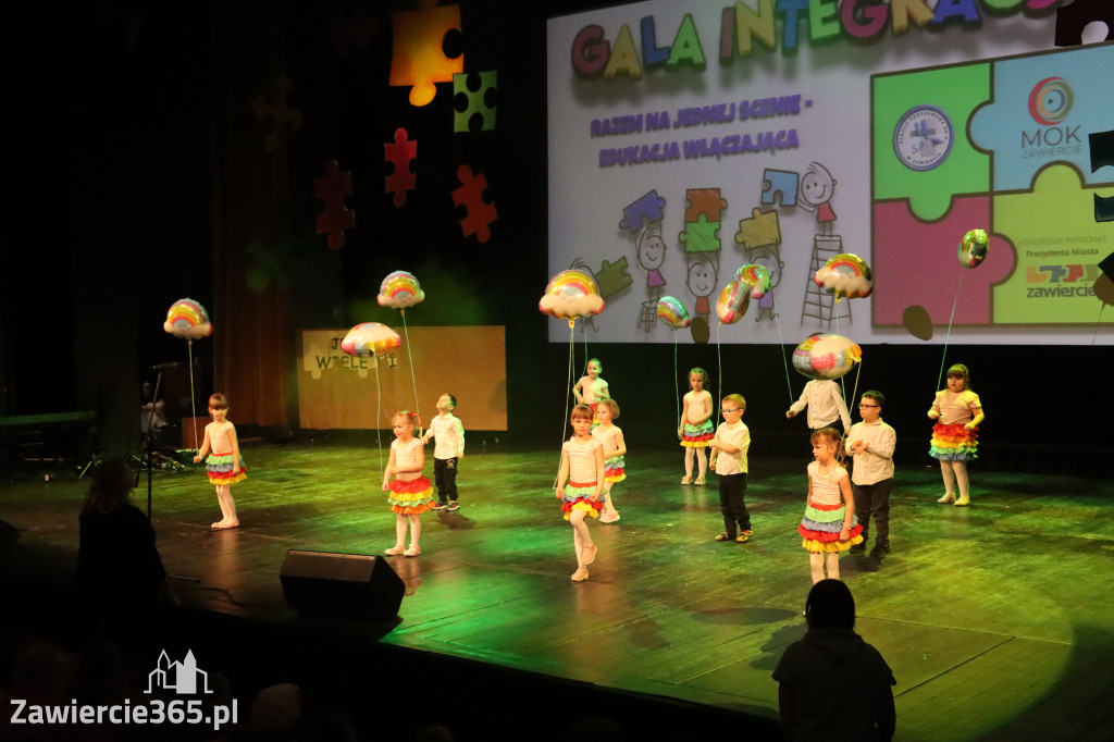 Fotorelacja I: GALA INTEGRACJI zorganizowana przez Szkoła Podstawowa nr 4 w Zawierciu