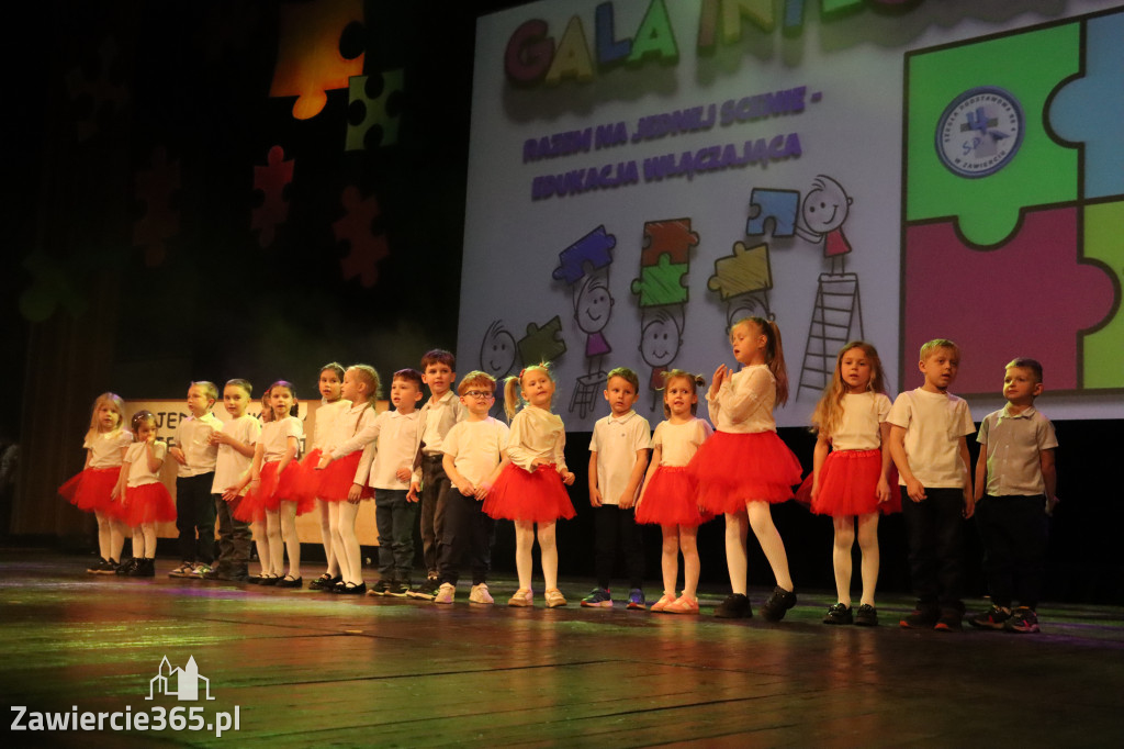 Fotorelacja I: GALA INTEGRACJI zorganizowana przez Szkoła Podstawowa nr 4 w Zawierciu