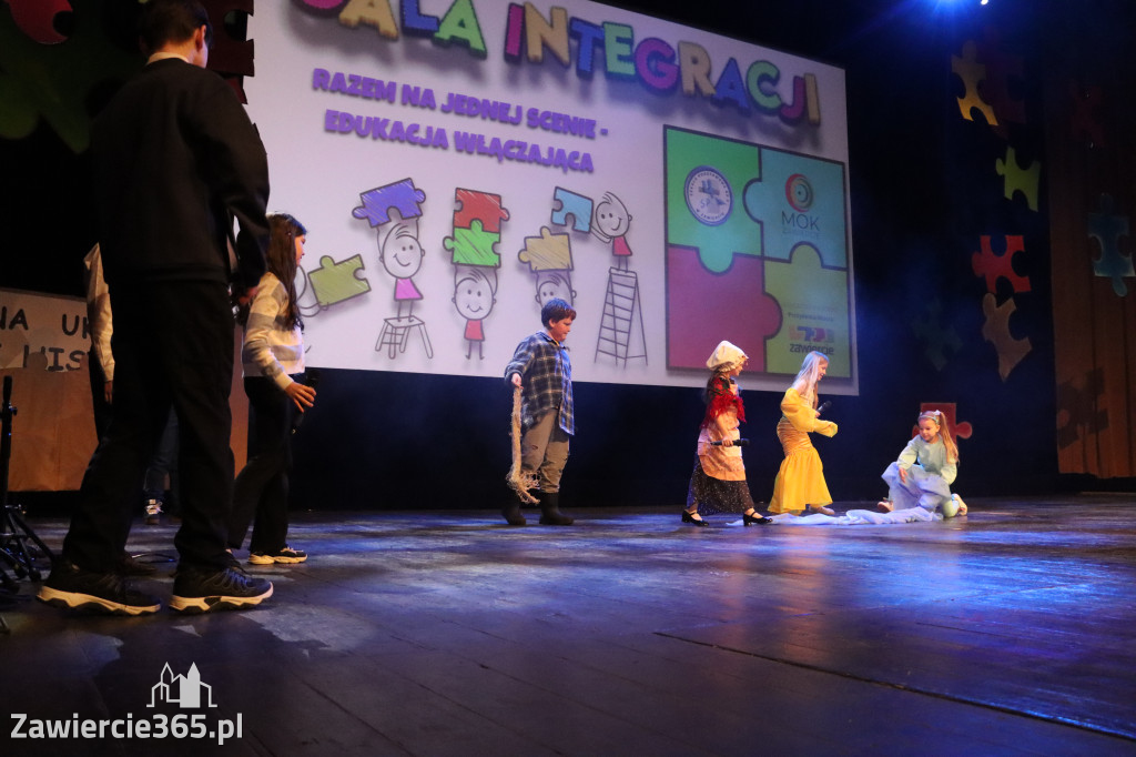Fotorelacja I: GALA INTEGRACJI zorganizowana przez Szkoła Podstawowa nr 4 w Zawierciu