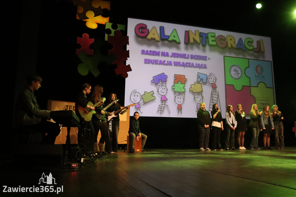 Fotorelacja I: GALA INTEGRACJI zorganizowana przez Szkoła Podstawowa nr 4 w Zawierciu