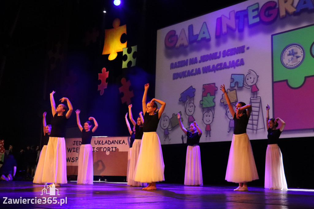 Fotorelacja II: GALA INTEGRACJI zorganizowana przez Szkoła Podstawowa nr 4 w Zawierciu