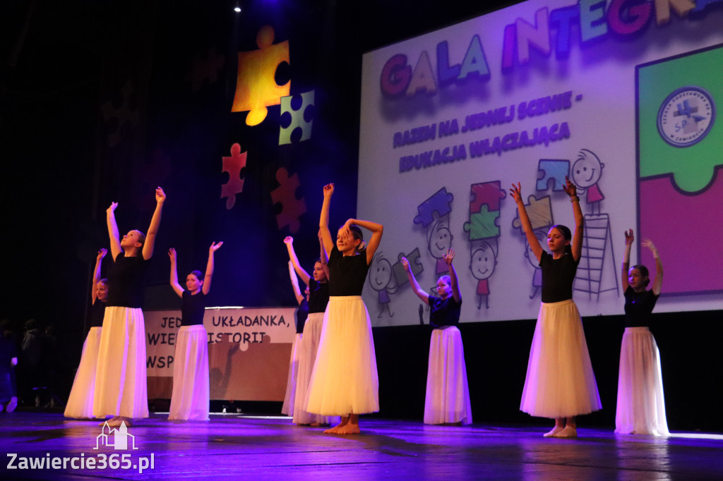 Fotorelacja II: GALA INTEGRACJI zorganizowana przez Szkoła Podstawowa nr 4 w Zawierciu