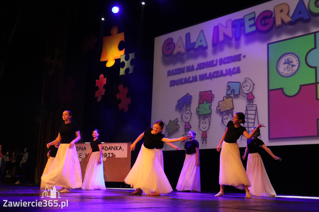 Fotorelacja II: GALA INTEGRACJI zorganizowana przez Szkoła Podstawowa nr 4 w Zawierciu