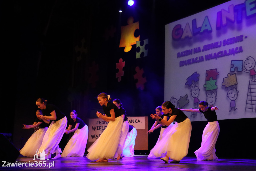 Fotorelacja II: GALA INTEGRACJI zorganizowana przez Szkoła Podstawowa nr 4 w Zawierciu