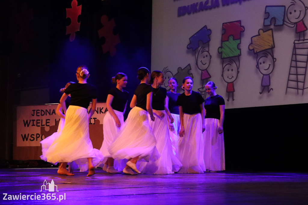 Fotorelacja II: GALA INTEGRACJI zorganizowana przez Szkoła Podstawowa nr 4 w Zawierciu