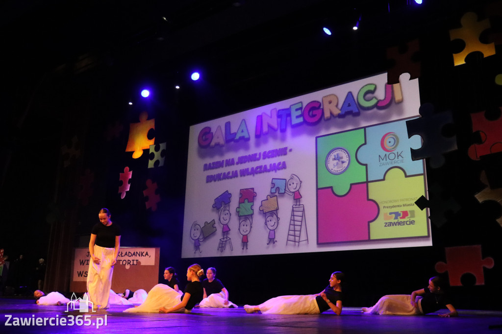 Fotorelacja II: GALA INTEGRACJI zorganizowana przez Szkoła Podstawowa nr 4 w Zawierciu