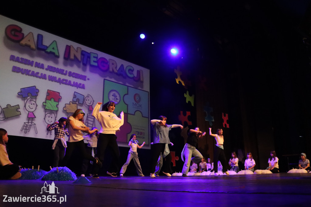 Fotorelacja II: GALA INTEGRACJI zorganizowana przez Szkoła Podstawowa nr 4 w Zawierciu