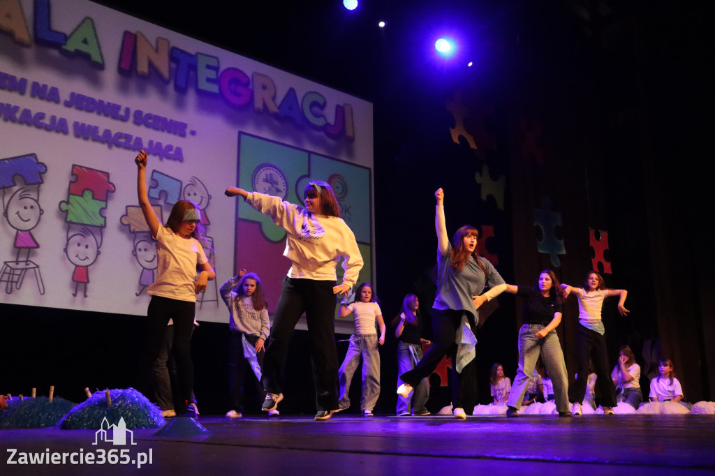 Fotorelacja II: GALA INTEGRACJI zorganizowana przez Szkoła Podstawowa nr 4 w Zawierciu