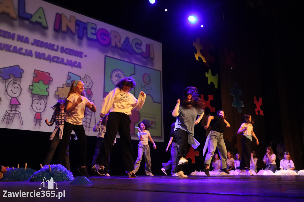 Fotorelacja II: GALA INTEGRACJI zorganizowana przez Szkoła Podstawowa nr 4 w Zawierciu