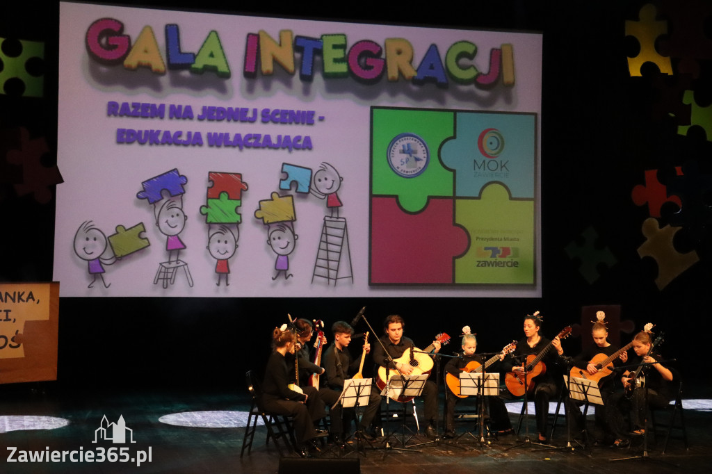 Fotorelacja II: GALA INTEGRACJI zorganizowana przez Szkoła Podstawowa nr 4 w Zawierciu