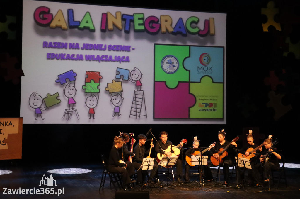 Fotorelacja II: GALA INTEGRACJI zorganizowana przez Szkoła Podstawowa nr 4 w Zawierciu