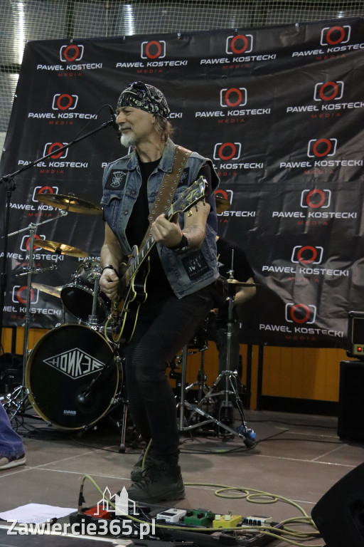 Fotorelacja: Artyści vs Policja - wydarzenie charytatywne w Zawierciu