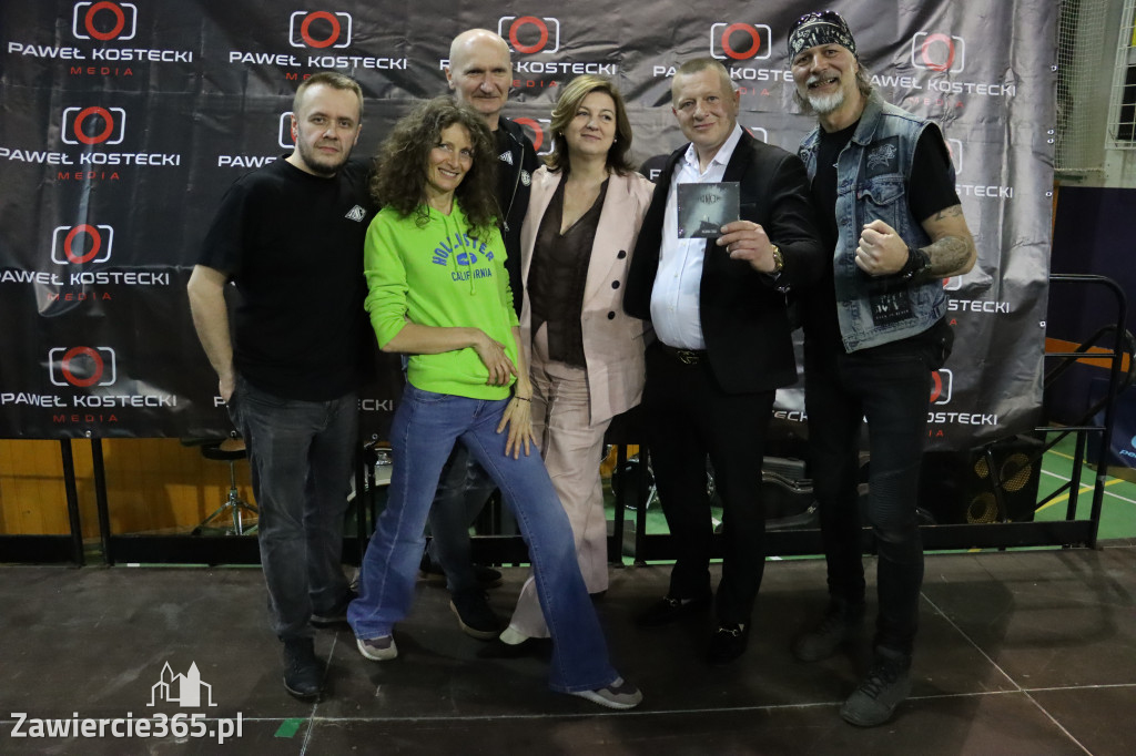 Fotorelacja: Artyści vs Policja - wydarzenie charytatywne w Zawierciu