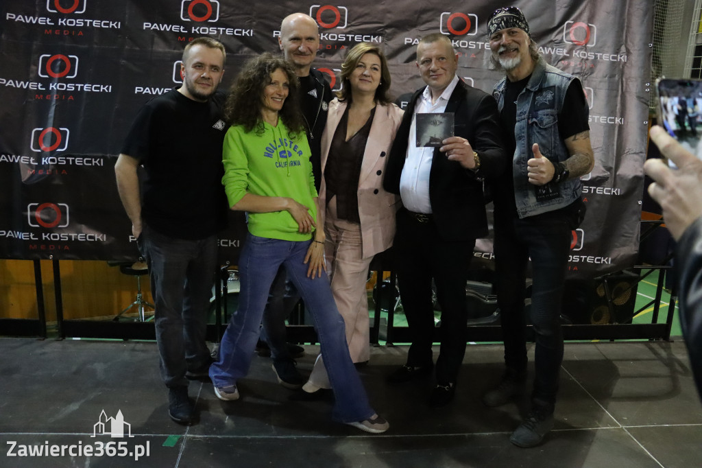 Fotorelacja: Artyści vs Policja - wydarzenie charytatywne w Zawierciu