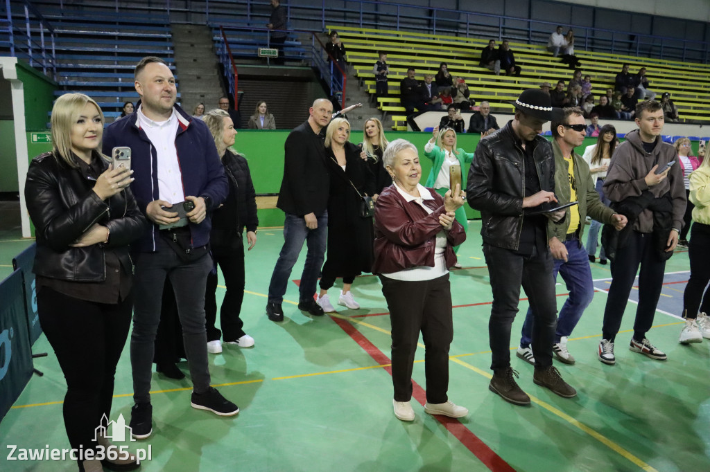 Fotorelacja: Artyści vs Policja - wydarzenie charytatywne w Zawierciu