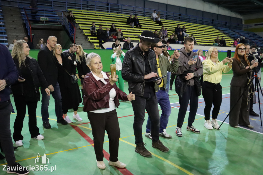 Fotorelacja: Artyści vs Policja - wydarzenie charytatywne w Zawierciu