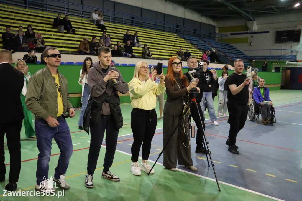 Fotorelacja: Artyści vs Policja - wydarzenie charytatywne w Zawierciu