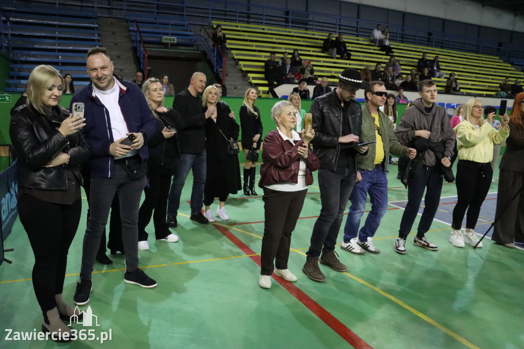 Fotorelacja: Artyści vs Policja - wydarzenie charytatywne w Zawierciu