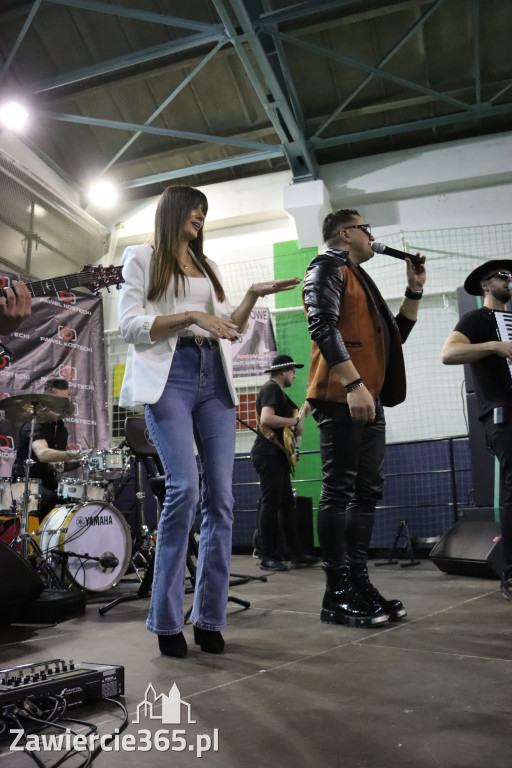 Fotorelacja: Artyści vs Policja - wydarzenie charytatywne w Zawierciu