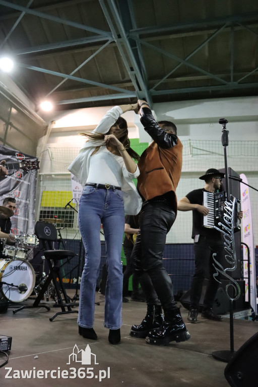 Fotorelacja: Artyści vs Policja - wydarzenie charytatywne w Zawierciu