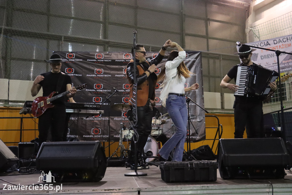 Fotorelacja: Artyści vs Policja - wydarzenie charytatywne w Zawierciu