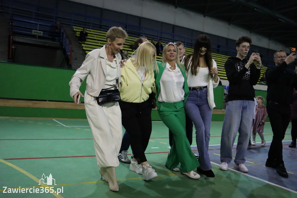 Fotorelacja: Artyści vs Policja - wydarzenie charytatywne w Zawierciu