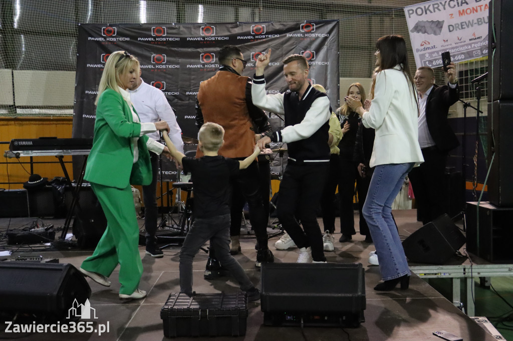 Fotorelacja: Artyści vs Policja - wydarzenie charytatywne w Zawierciu