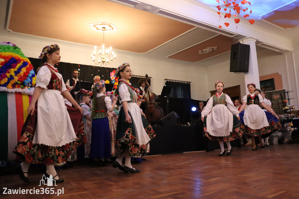 Fotorelacja: Kiermasz Wielkanocny w Pałacyku nad Wartą w Zawierciu