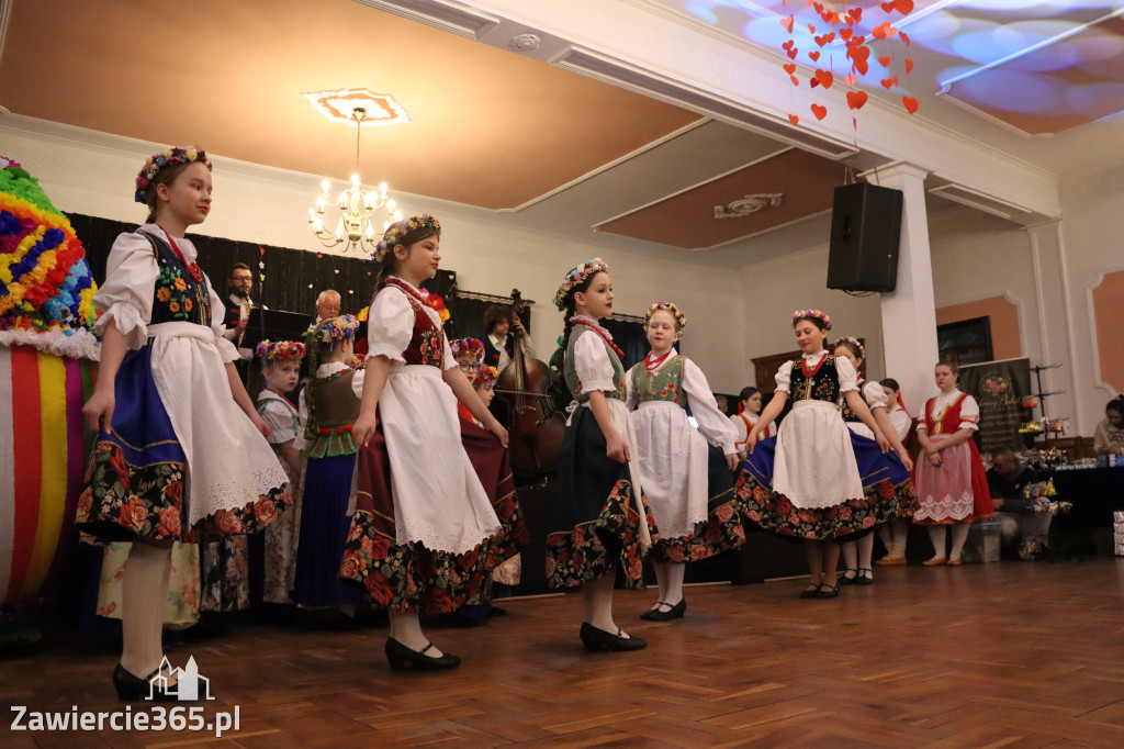 Fotorelacja: Kiermasz Wielkanocny w Pałacyku nad Wartą w Zawierciu