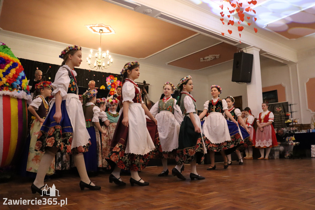 Fotorelacja: Kiermasz Wielkanocny w Pałacyku nad Wartą w Zawierciu