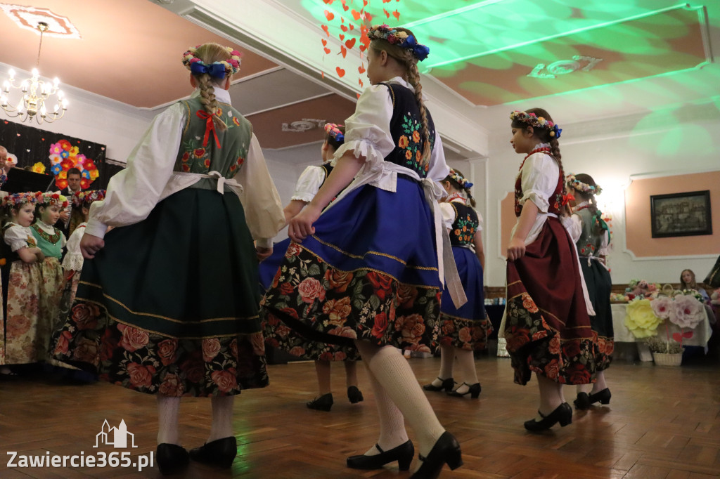 Fotorelacja: Kiermasz Wielkanocny w Pałacyku nad Wartą w Zawierciu