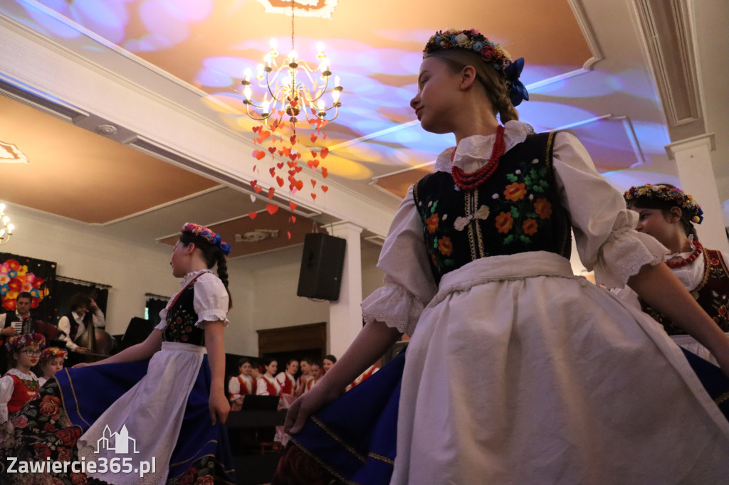 Fotorelacja: Kiermasz Wielkanocny w Pałacyku nad Wartą w Zawierciu